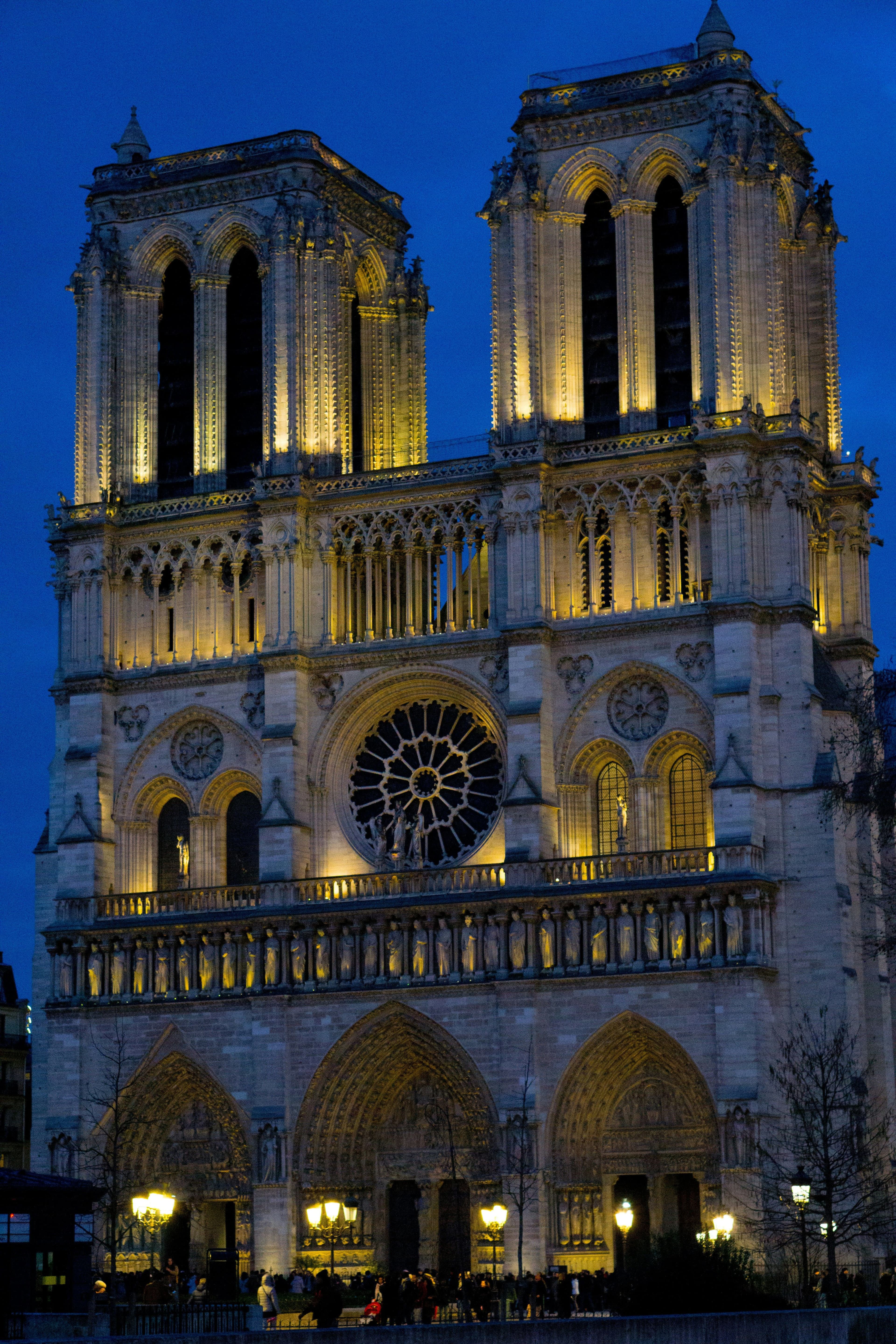Notre Dame Paris: The Complete 2026 Visitor's Guide (Hours, Reservations, Mass Times & Best Tours)
