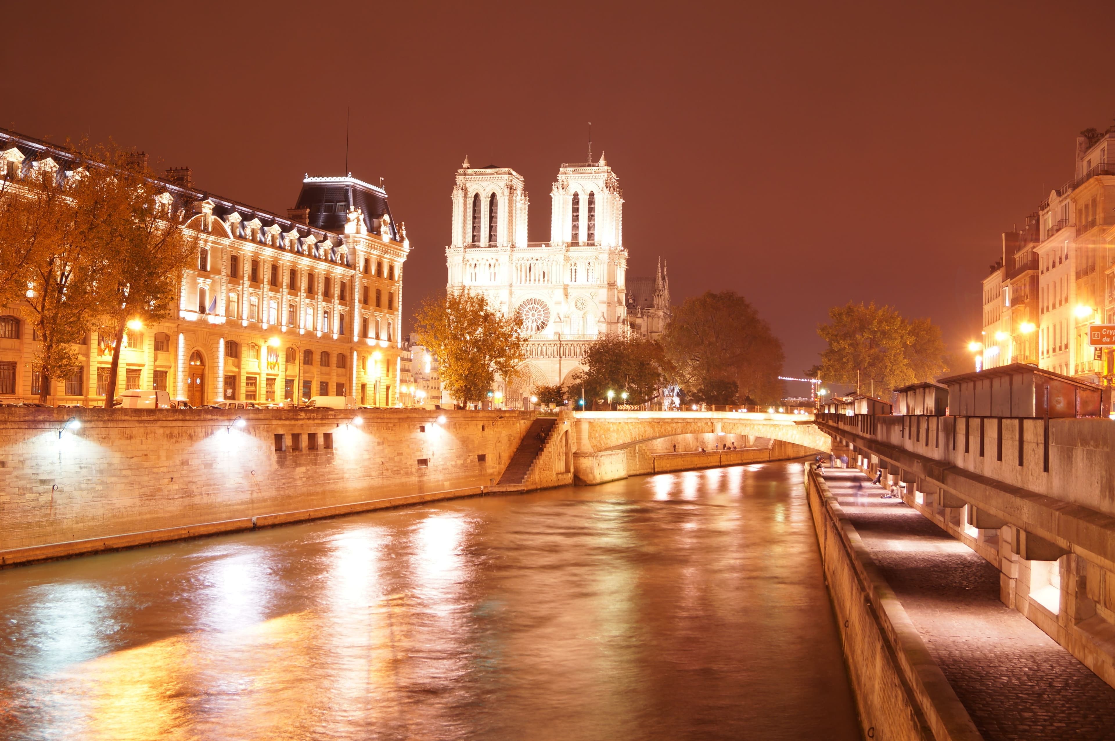 Sainte-Chapelle vs Notre Dame: Which Should You Visit First? (2026 Guide)